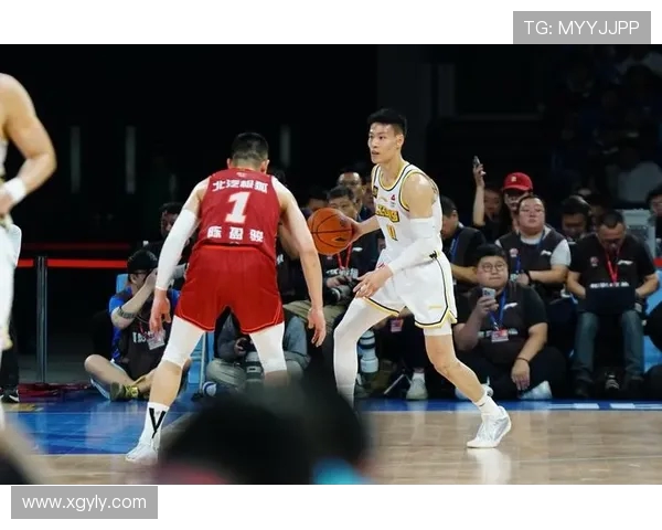 浙江广厦新赛季全力冲击总冠军展现球队凝聚力与年轻力量崛起